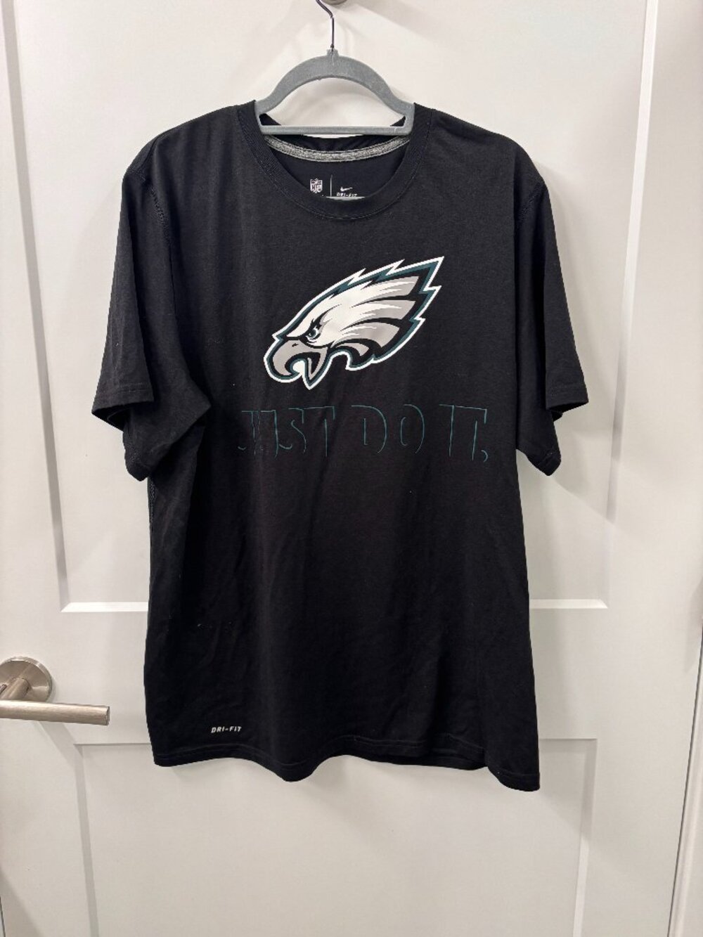 Men’s Nike Philadelphia Eagles “Just Do It” T-Shirt Size Large